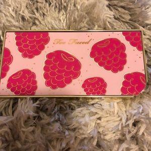 Too Faced Razzle Dazzle Berry Palette